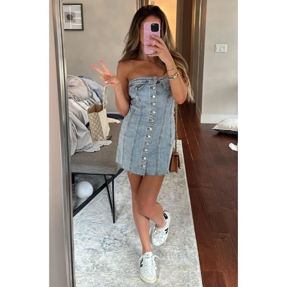 Meshki Tiani Buttoned Denim Mini Dress in Light Blue Size Medium - Picture 2 of 8